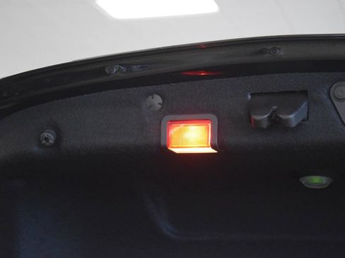 Used 2015 Mercedes-Benz C 300 Sedan image 34