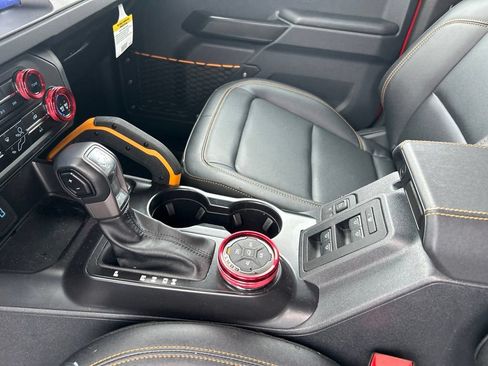 Used 2024 Ford Bronco Badlands AWD/4WD image 16
