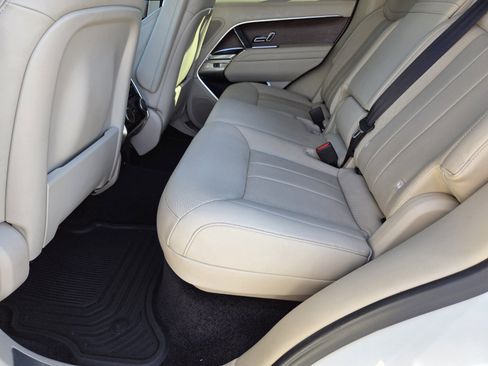 Used 2023 Land Rover Range Rover SE image 21