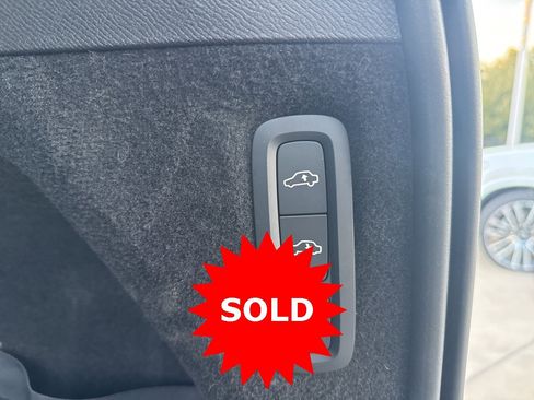 Certified 2023 Volvo XC90 B6 Ultimate w/ Lounge Package image 10