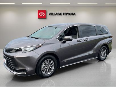 Certified 2021 Toyota Sienna LE