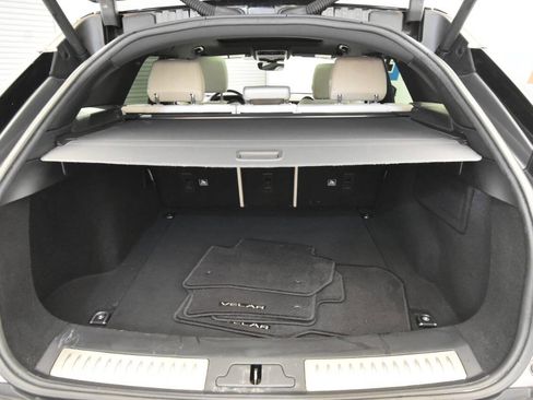 Used 2020 Land Rover Range Rover Velar S image 33