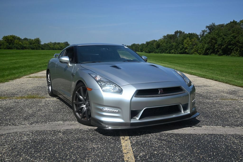 Used 2012 Nissan GT-R Premium AWD/4WD image 3