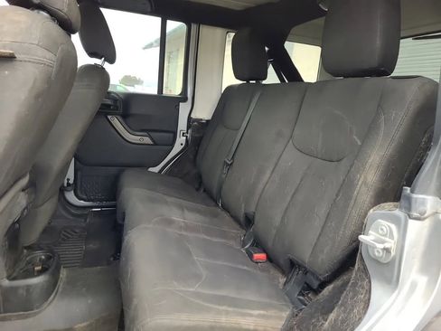 Used 2018 Jeep Wrangler Unlimited Sport S image 9