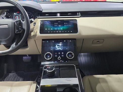 Used 2019 Land Rover Range Rover Velar S AWD/4WD image 40