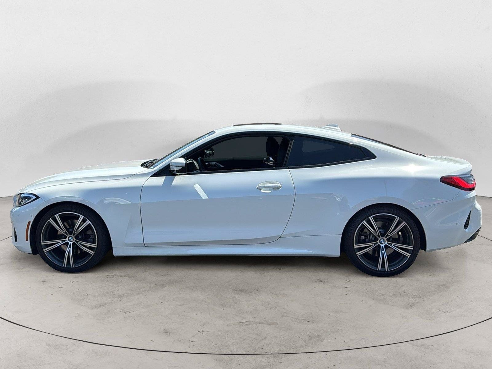 Used 2023 BMW 430i Coupe w/ Parking Assistance Package RWD image 3
