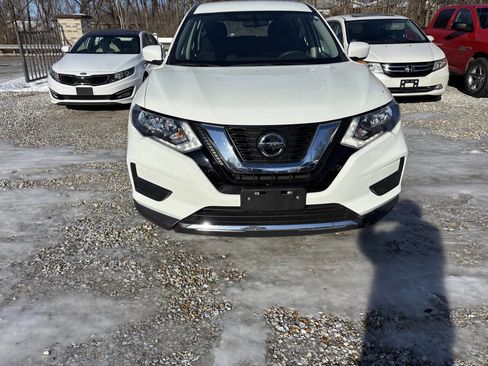 Used 2018 Nissan Rogue S image 3