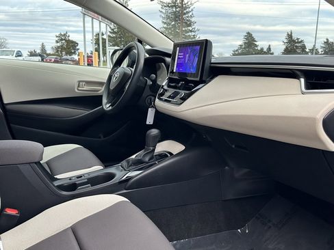 Used 2023 Toyota Corolla LE image 16