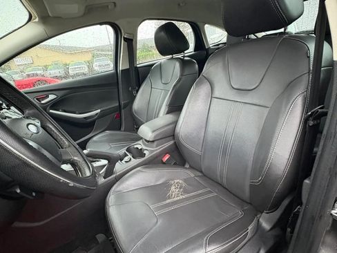Used 2014 Ford Focus SE w/ Equipment Group 201A FWD image 12