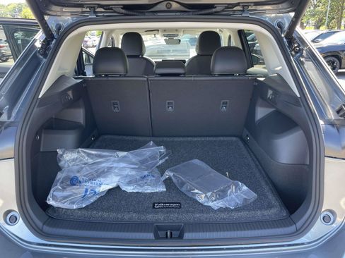New 2026 Volkswagen Tiguan SE FWD image 10