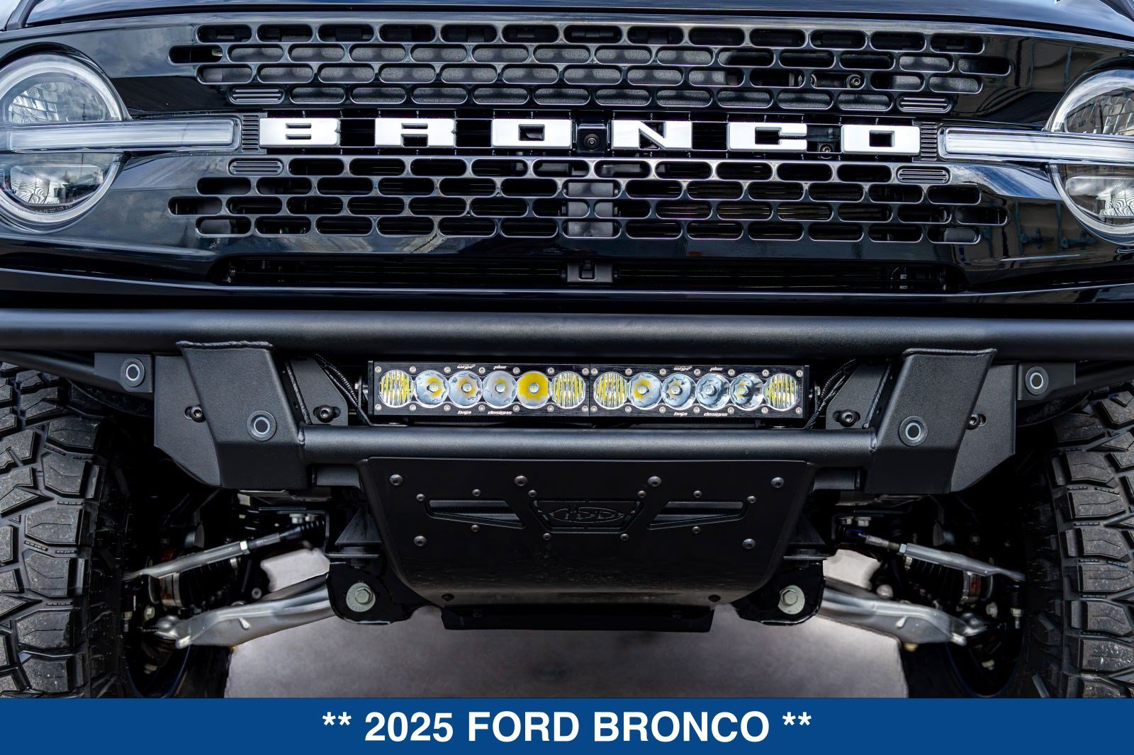 Used 2025 Ford Bronco Badlands AWD/4WD image 14