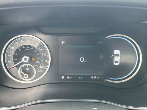 Used 2023 Genesis G70 2.0T image 11