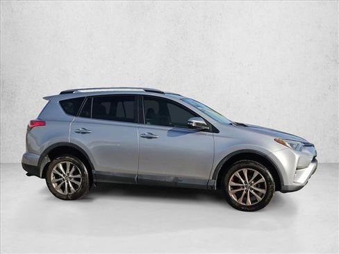 Used 2017 Toyota RAV4 Limited image 3