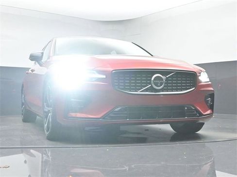 Used 2023 Volvo S60 B5 Plus image 36