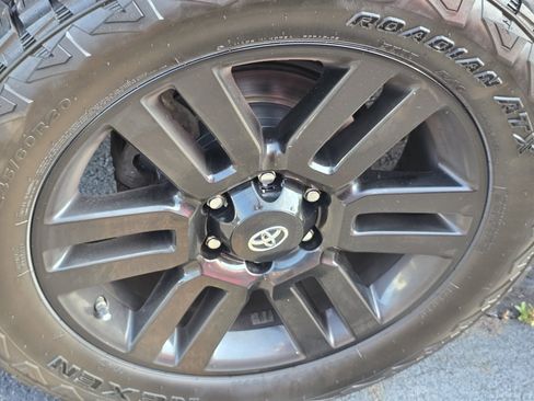 Certified 2019 Toyota 4Runner Limited AWD/4WD image 9