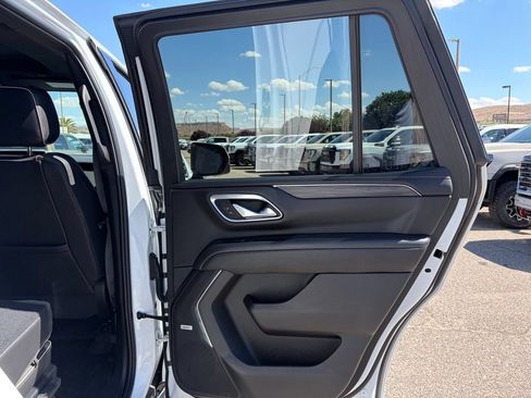 Used 2024 GMC Yukon SLT w/ SLT Premium Package AWD/4WD image 30