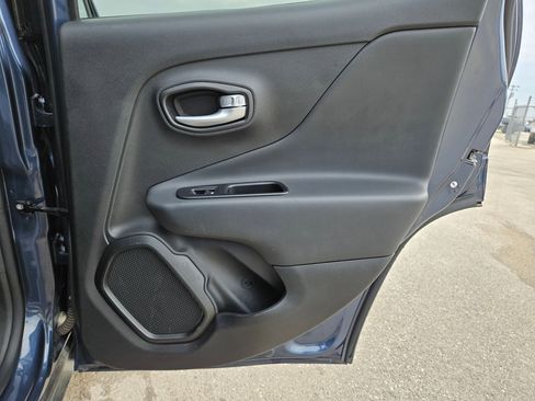 Certified 2023 Jeep Renegade Latitude image 26