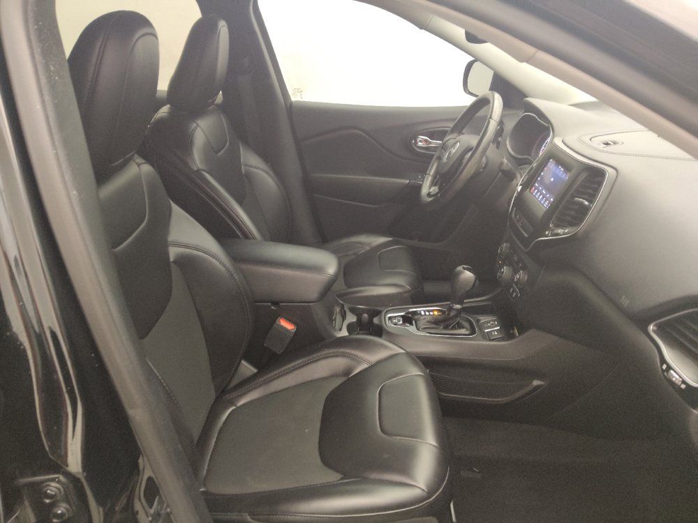 Used 2019 Jeep Cherokee Latitude Plus FWD image 21