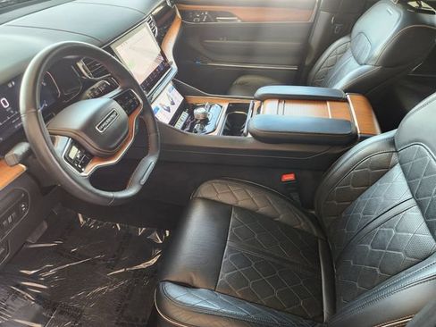 Used 2024 Jeep Grand Wagoneer L Series III AWD/4WD image 4