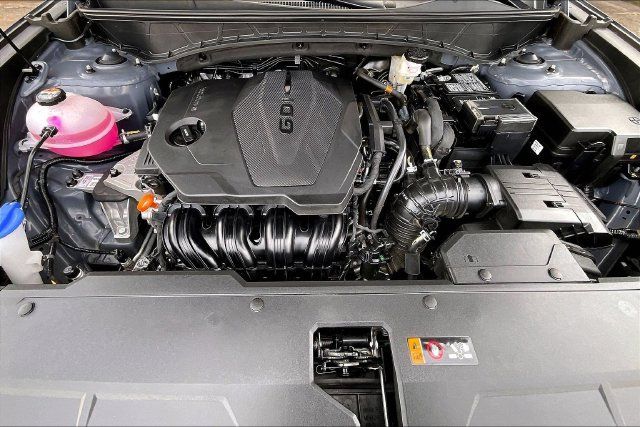 Certified 2025 Hyundai Tucson Limited AWD/4WD image 11
