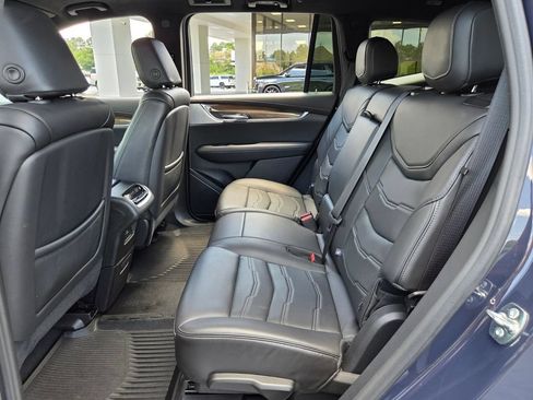 Used 2025 Cadillac XT6 Premium Luxury w/ Platinum Package AWD/4WD image 12