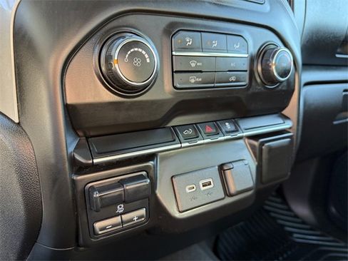 Used 2021 Chevrolet Silverado 2500 Custom w/ Custom Value Package image 22