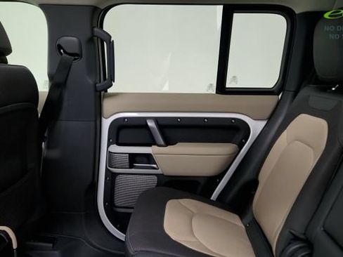 Used 2024 Land Rover Defender 130 X-Dynamic SE AWD/4WD image 47