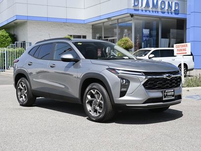 New 2026 Chevrolet Trax LT w/ LPO, Blackout Package