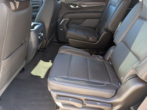 Used 2021 GMC Yukon Denali w/ Denali Premium Package image 29