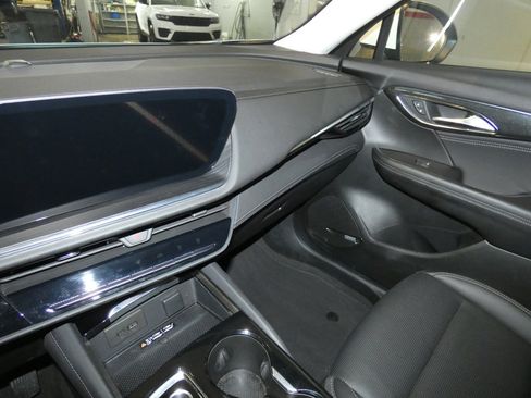 Used 2025 Buick Envision Preferred image 11