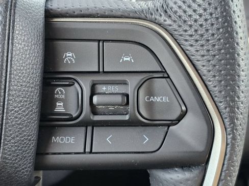 Certified 2025 Toyota Tacoma SR5 AWD/4WD image 16