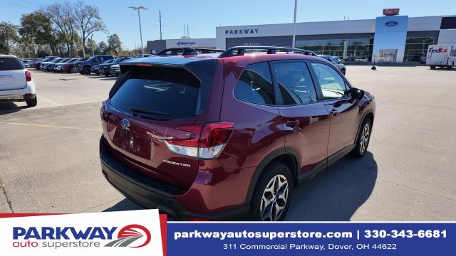 Used 2024 Subaru Forester Premium w/ Convenience Package AWD/4WD image 8