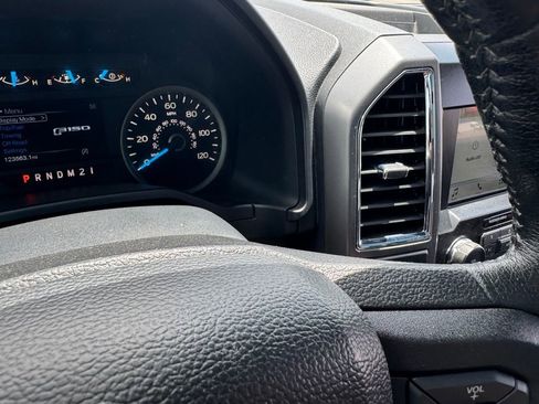 Used 2016 Ford F150 XLT w/ Equipment Group 302A Luxury AWD/4WD image 31