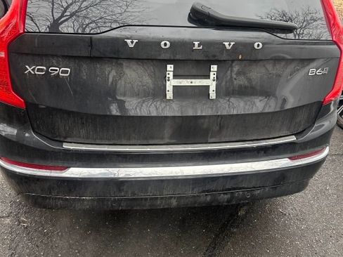 Used 2023 Volvo XC90 B6 Plus w/ Protection Package image 5