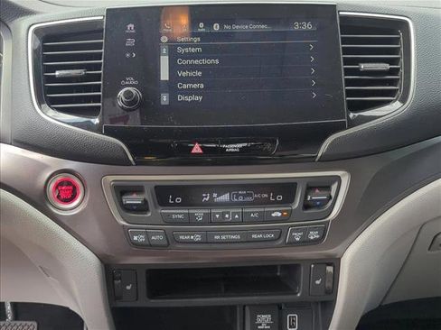 Used 2020 Honda Pilot EX image 11