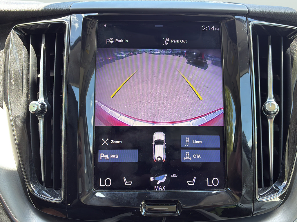 Used 2019 Volvo XC60 T6 Momentum w/ Multimedia Package AWD/4WD image 21