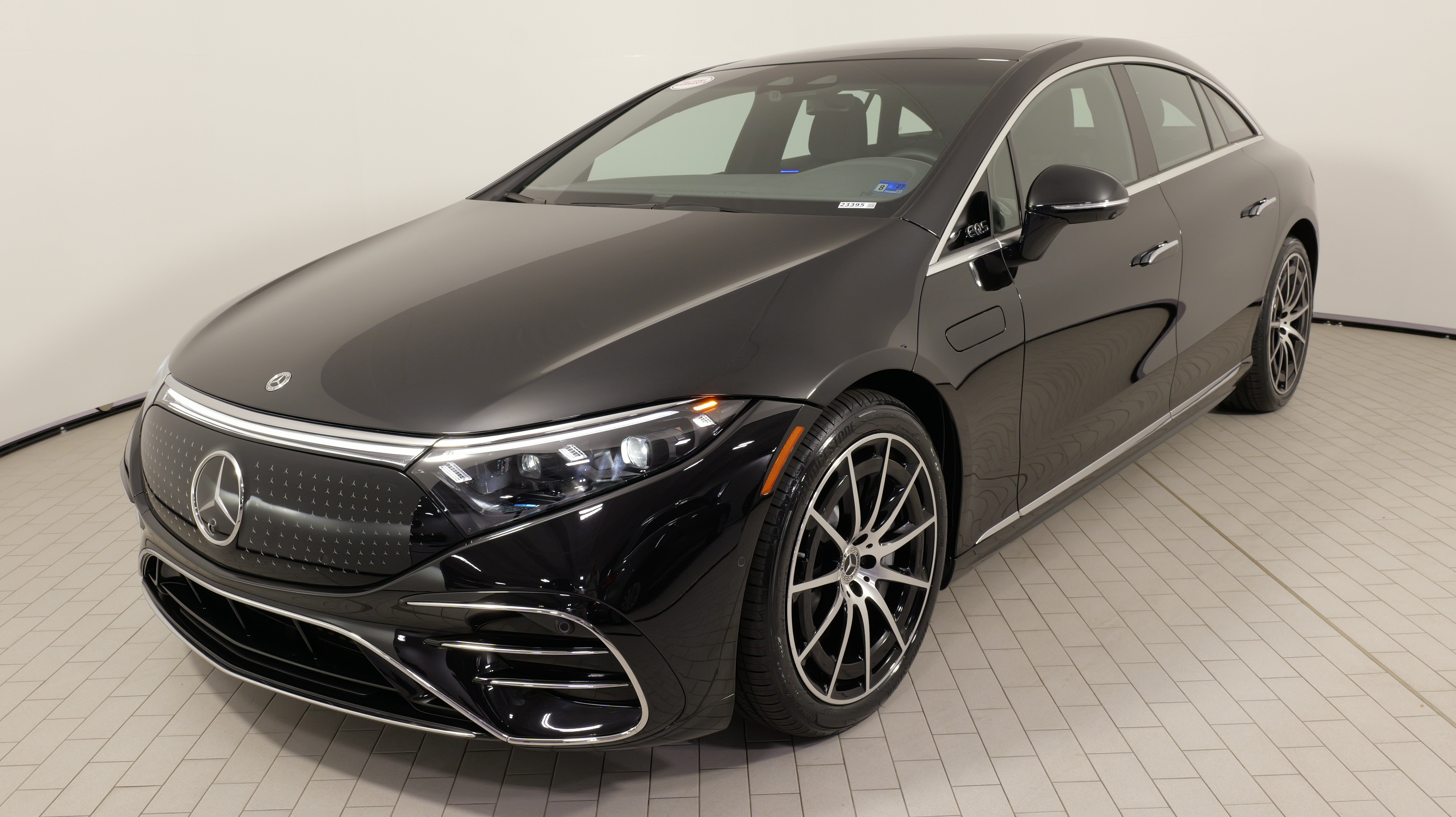Used 2023 Mercedes-Benz EQS 580 4MATIC Sedan image 4