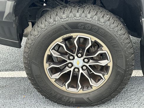 Used 2020 Chevrolet Colorado ZR2 image 13