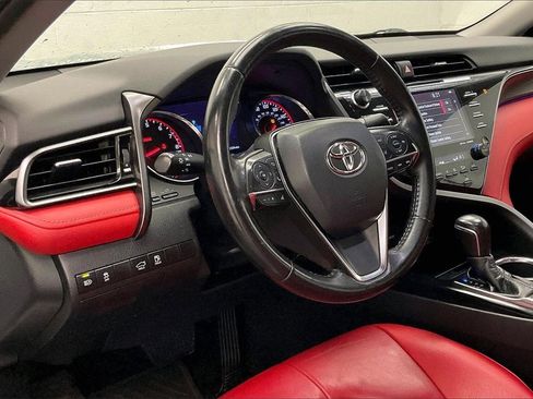 Used 2019 Toyota Camry XSE image 10