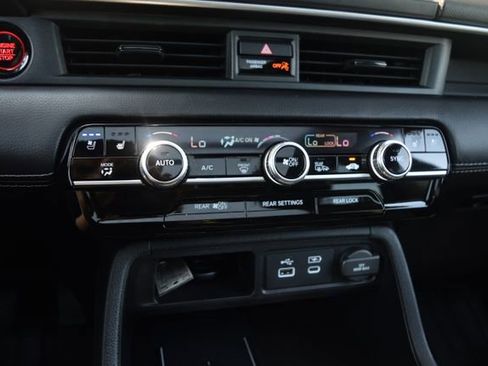 Used 2023 Honda Pilot Elite image 11