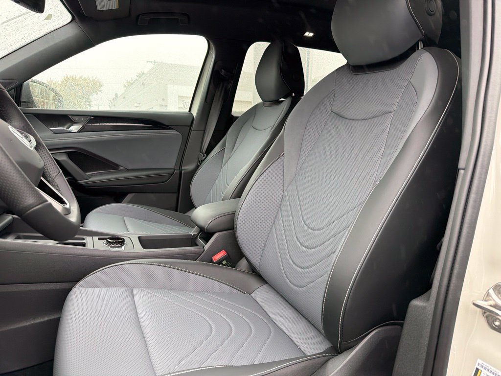 New 2026 Volkswagen Tiguan SE R-Line AWD/4WD image 11