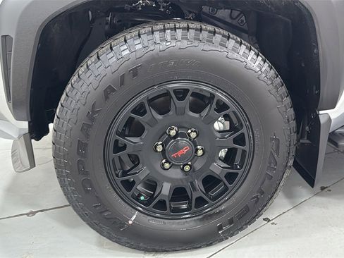 Certified 2025 Toyota 4Runner TRD Off-Road Premium image 24