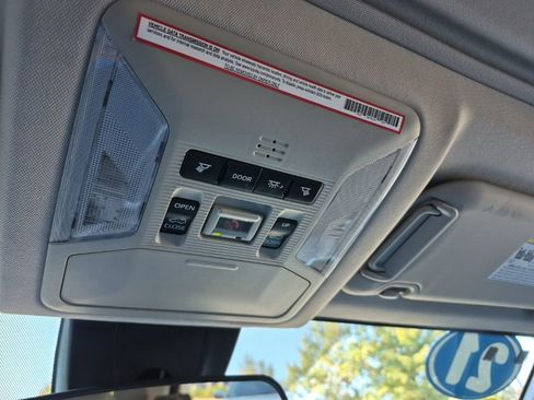 Used 2021 Toyota RAV4 XLE w/ Convenience Package image 31