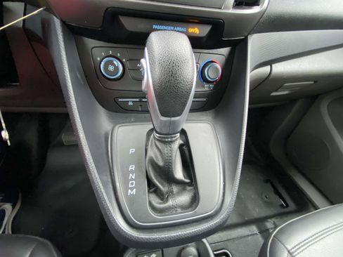 Used 2022 Ford Transit Connect XL image 40