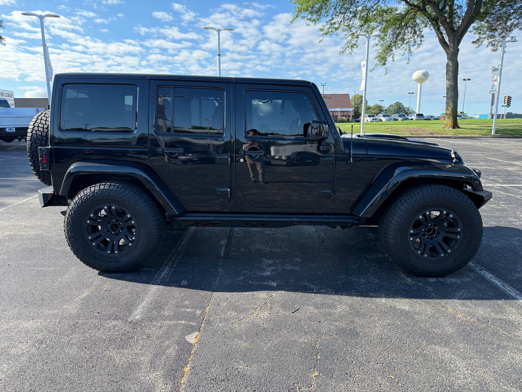 Used 2015 Jeep Wrangler Unlimited Sahara AWD/4WD image 4