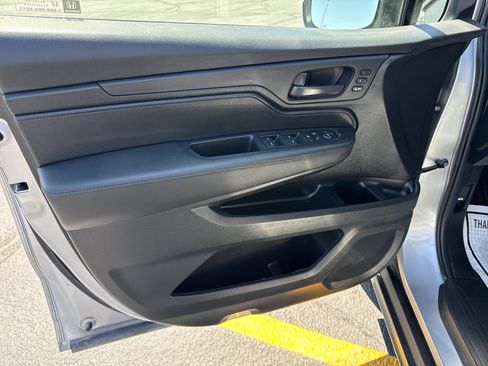 Used 2025 Honda Odyssey EX-L image 11