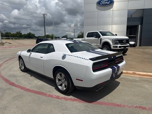 Used 2023 Dodge Challenger SXT RWD image 7