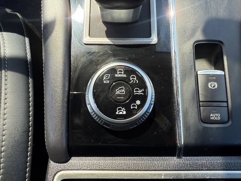 Used 2024 Mitsubishi Outlander SE AWD/4WD image 26