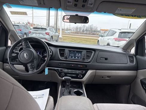 Used 2021 Kia Sedona LX FWD image 25