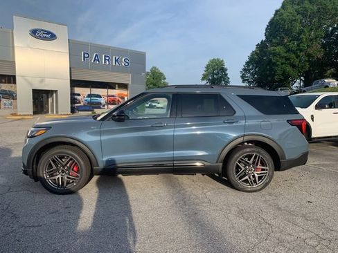 Used 2026 Ford Explorer ST-Line w/ ST-Line Street Pack AWD/4WD image 5